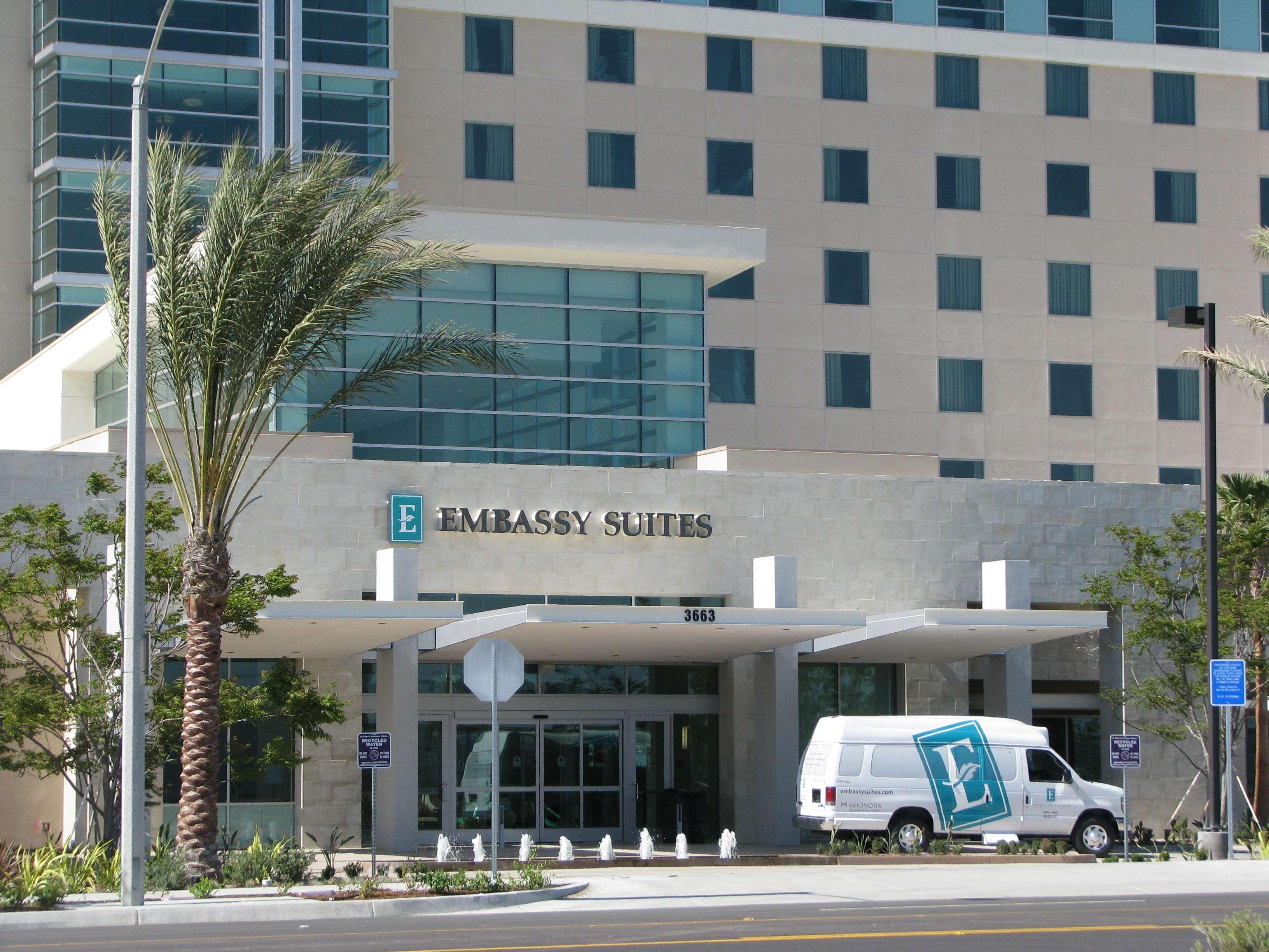 Embassy Suites Ontario - Airport Extérieur photo
